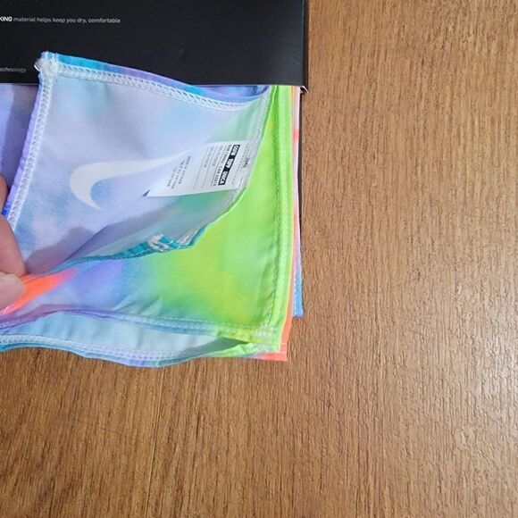 Nike Running Women's Dri-Fit Bandanda Pastel Colors Unisex One-size - Picture 2 of 6